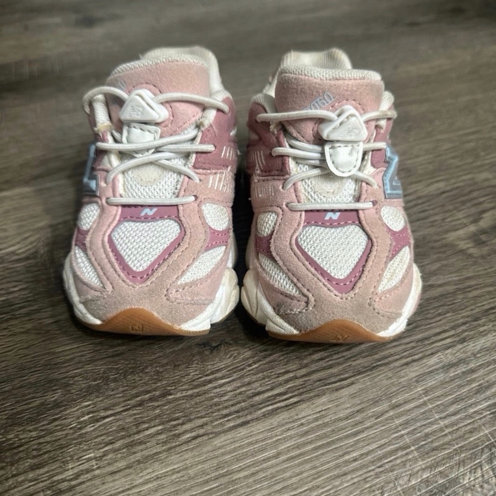 New Balance 9060 Toddler Pink 6c - Picture 2 of 3